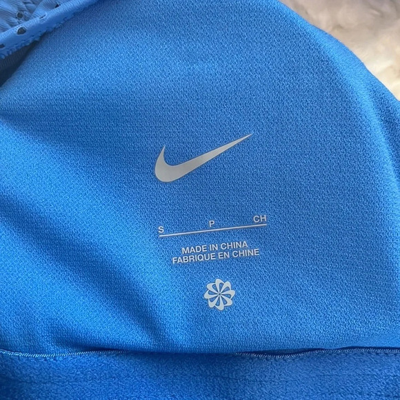 Nike Women's Water Dots Keyhole Back One Piece Swimsuit Pacific Blue Size Small - Picture 12 of 14